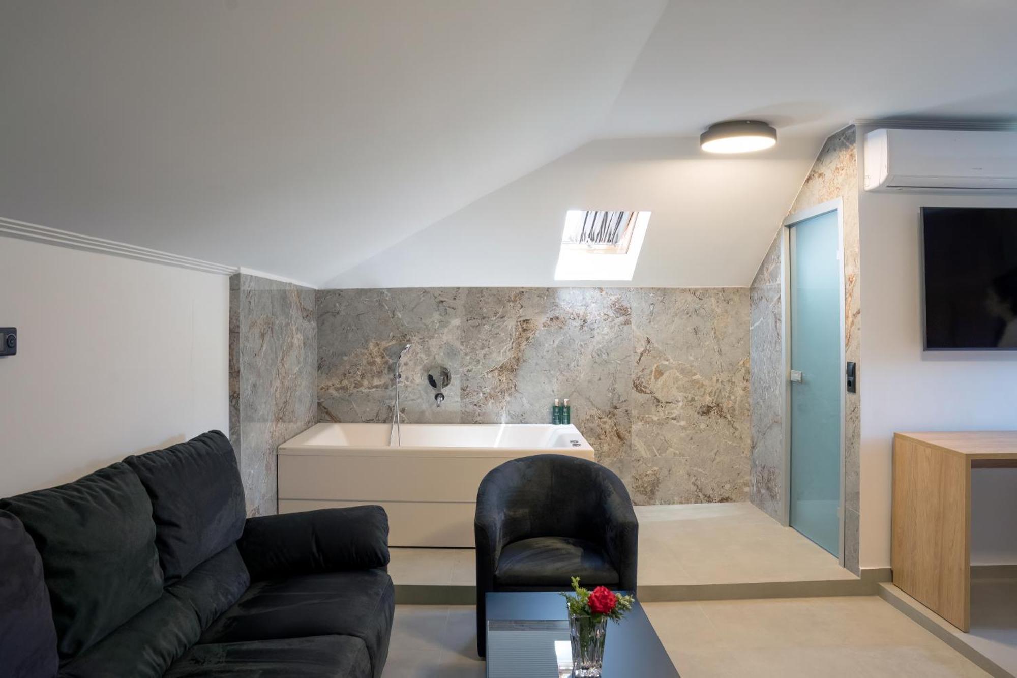 Hotel Agistro Angistron Ngoại thất bức ảnh