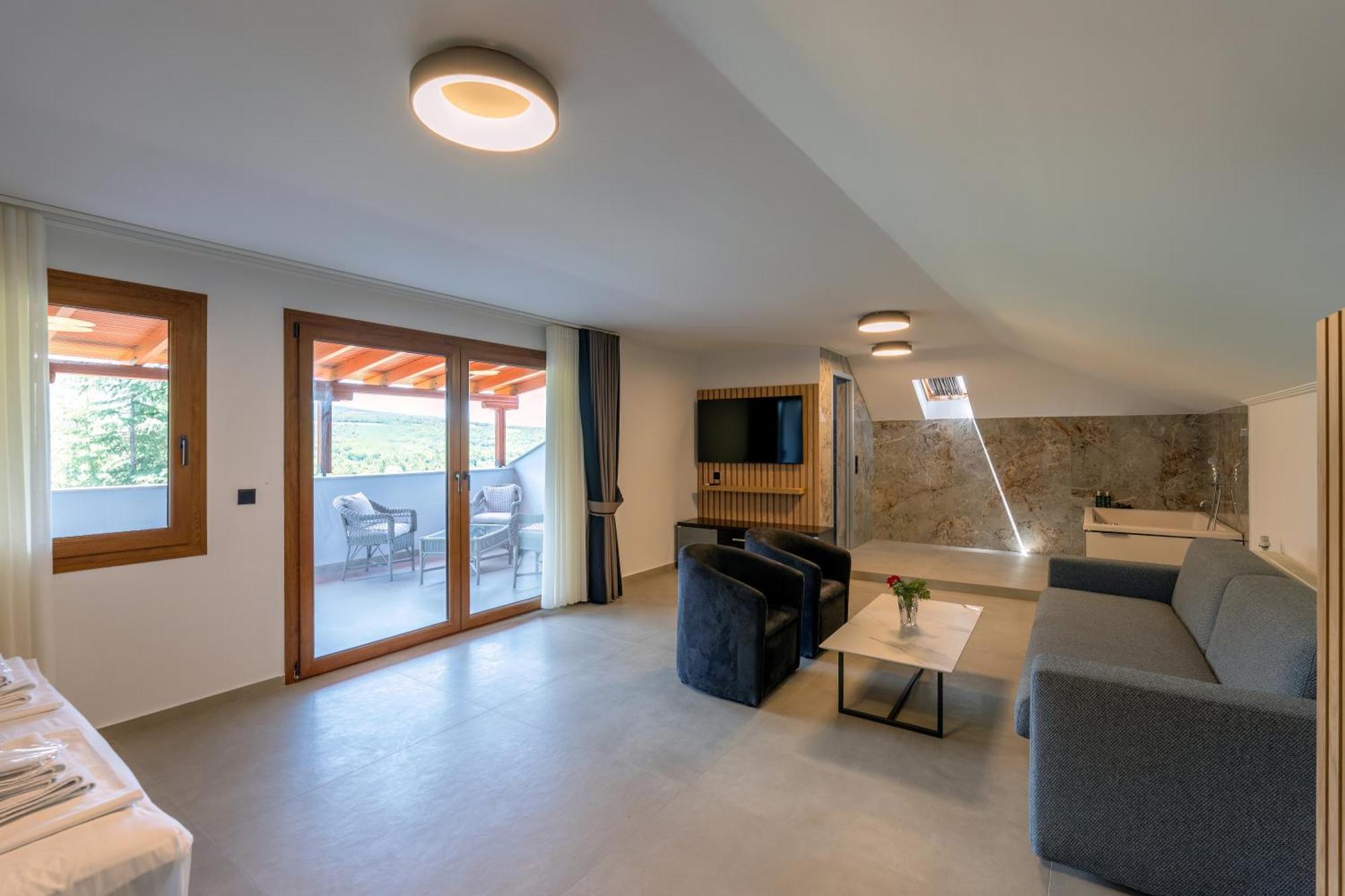 Hotel Agistro Angistron Ngoại thất bức ảnh