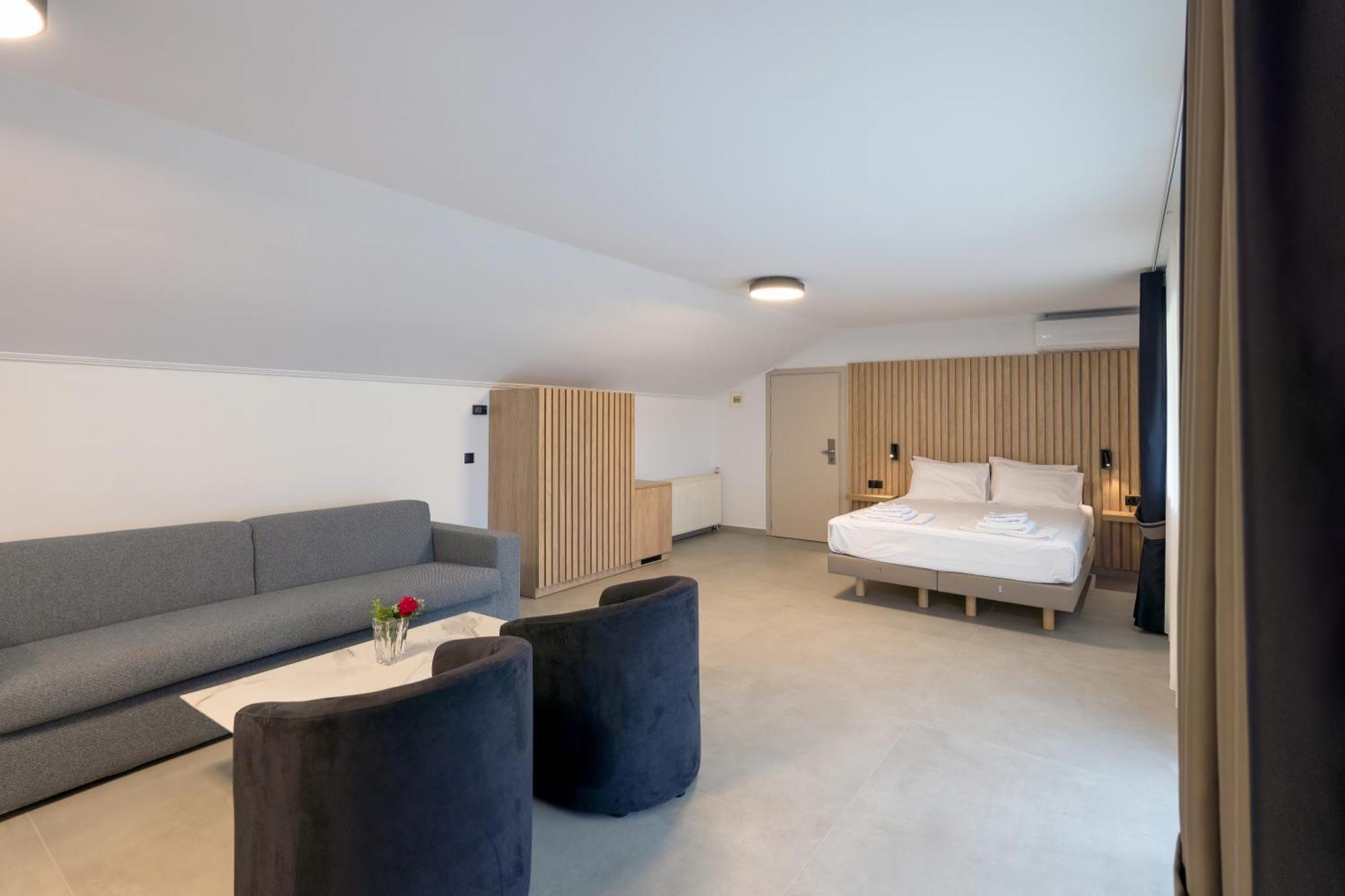 Hotel Agistro Angistron Ngoại thất bức ảnh