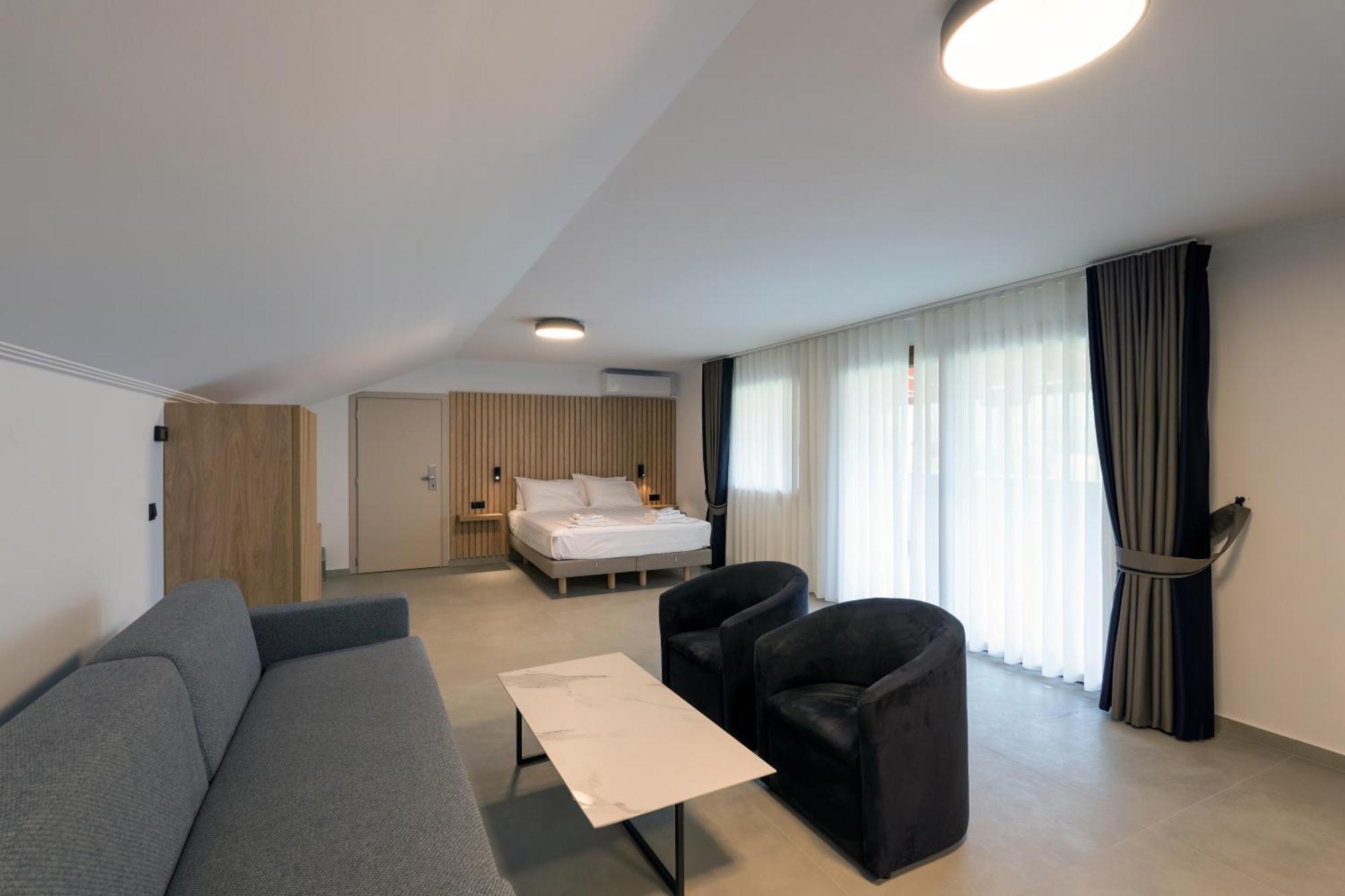 Hotel Agistro Angistron Ngoại thất bức ảnh